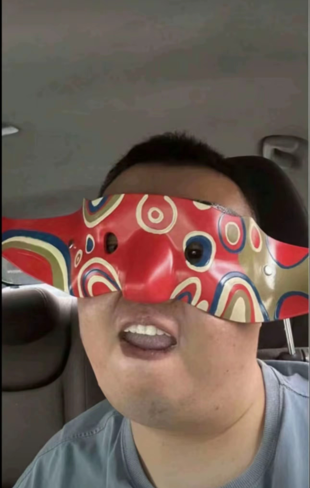 朋友给我发了张吴彦祖，看的我一激灵！！ 