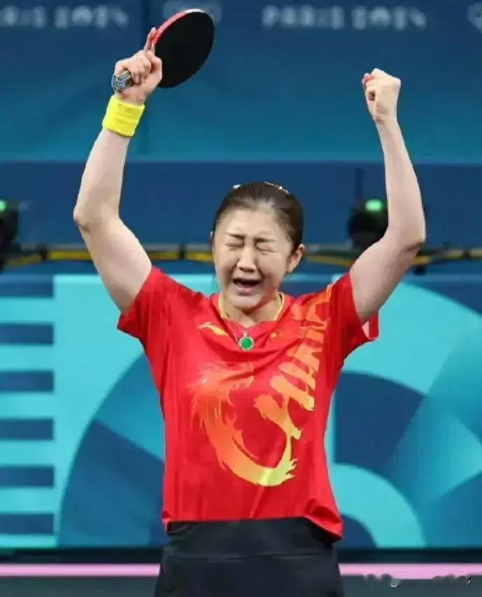 如何评价陈梦在赛场上呈现的心理素质陈梦的心理素质堪称顶尖。东京奥运首夺金牌时她沉