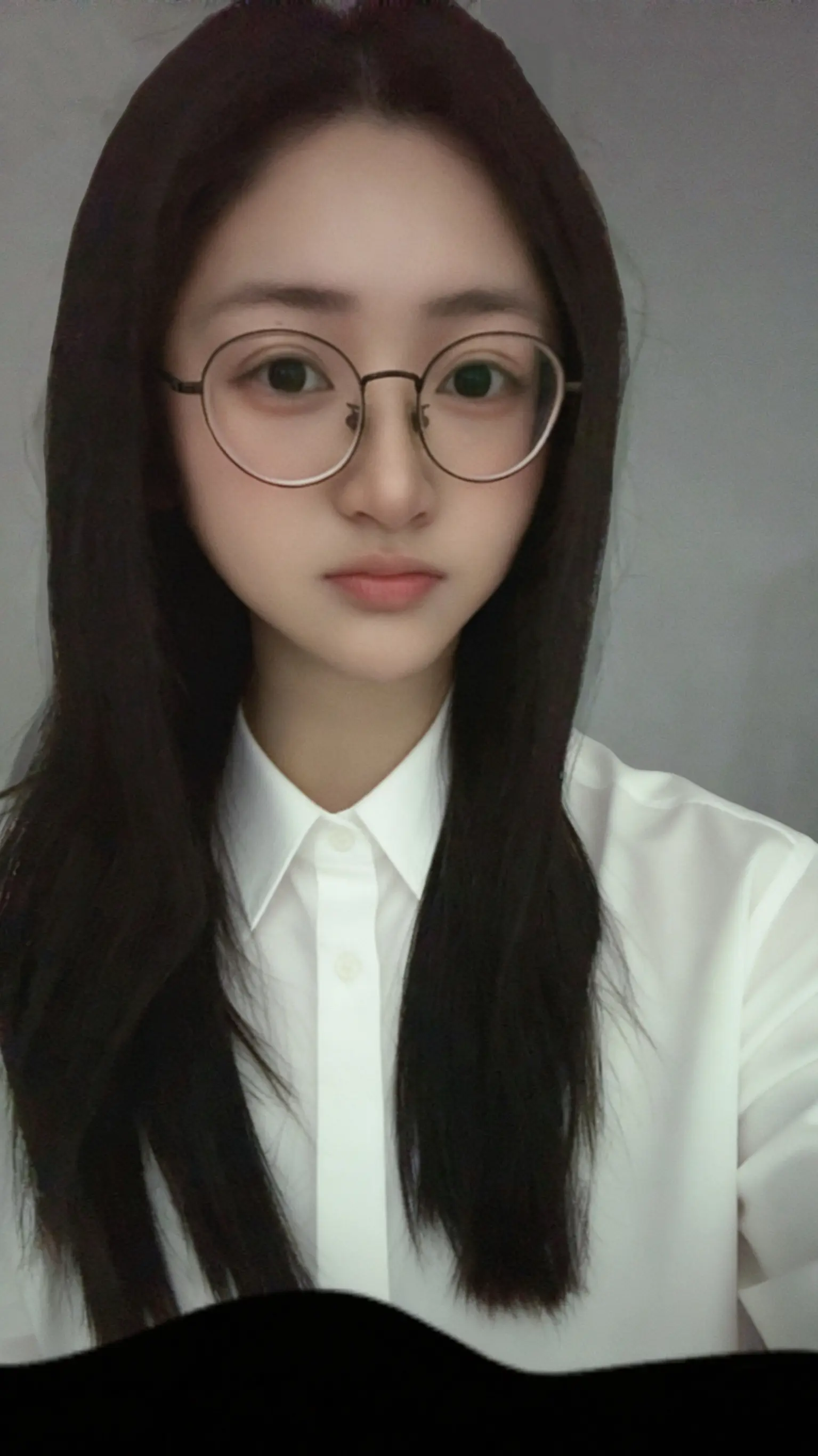 “终于长到这般年岁，上可共情长辈的沧桑，下可理解少年的锋芒，对有情的人...