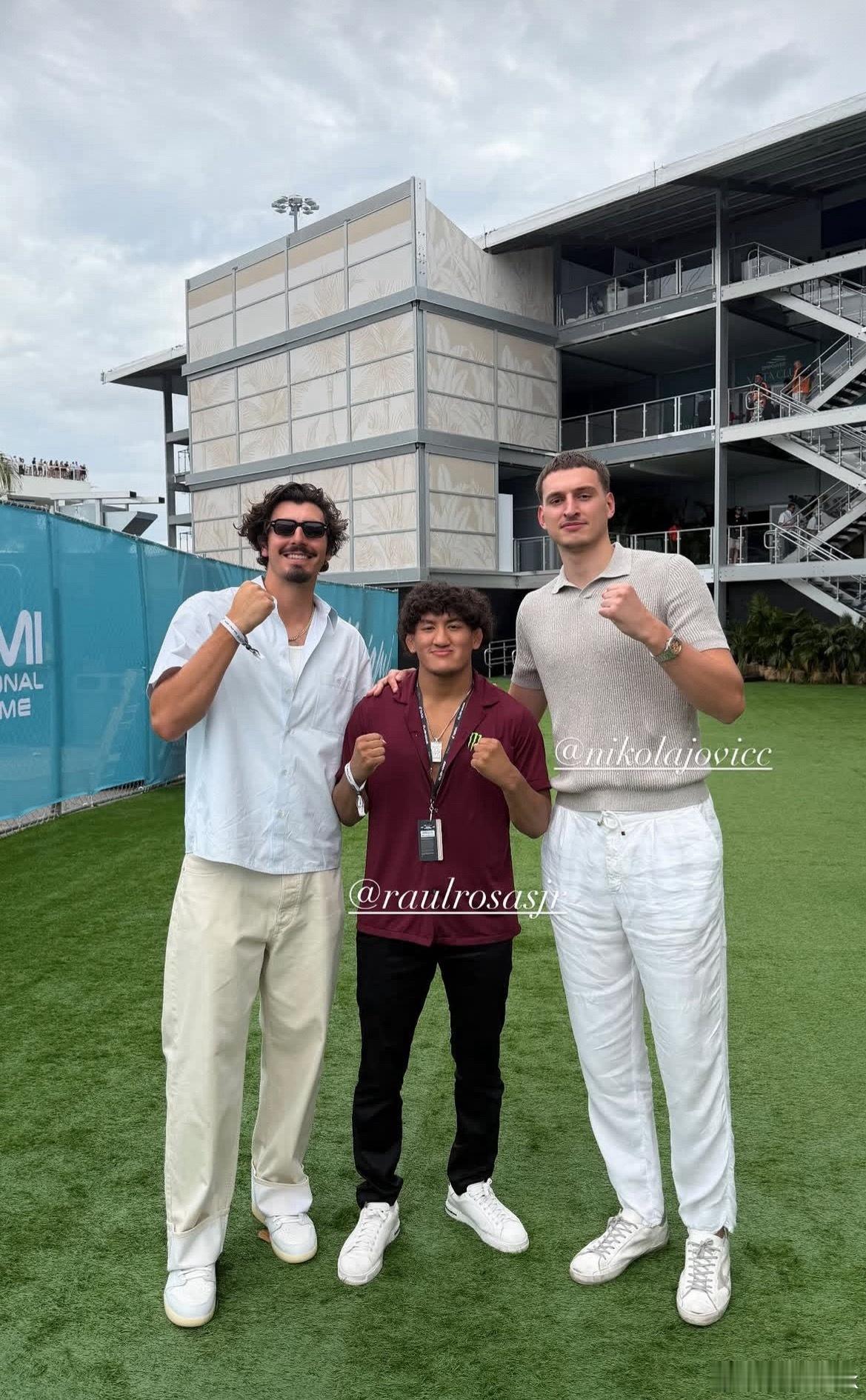 哈克斯和约维奇在迈阿密F1大奖赛f12026f1迈阿密大奖赛