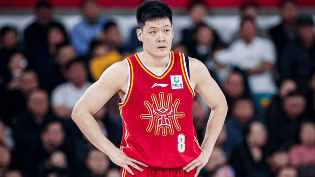 张宁：打北京时有20多天没对抗训练，打一会腿上的反应较大