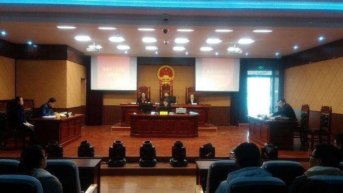 庭审禁带电脑引律师集体发声，利弊权衡之下，该如何兼顾公正与规范。

随着辩护律师
