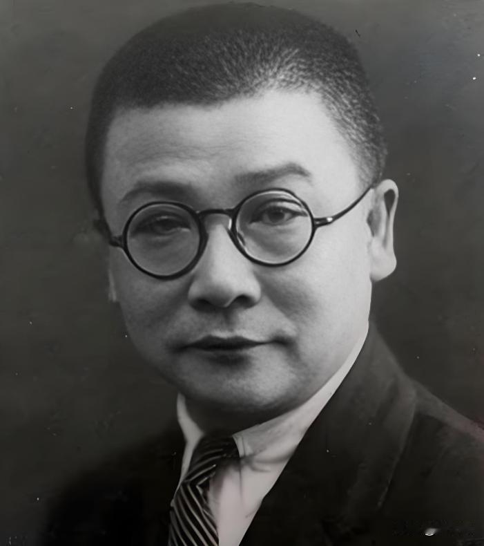 1931年，中共中央特科负责人顾顺章在武汉被捕叛变。作为我党核心情报人员，他手握