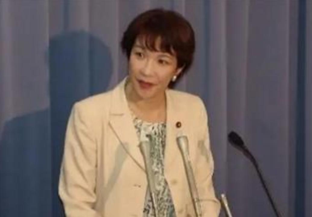 日本曾经叫嚣称：当年签投降书的是“中华民国”，不是现在的中国！按这神逻辑，政权变