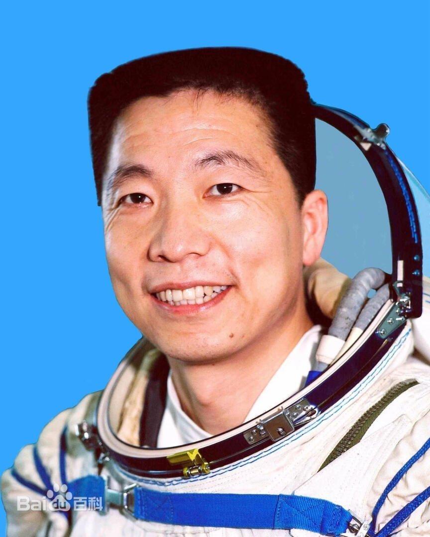 航天员 🚀【杨利伟｜从乡村少年到航天英雄，飞天梦照进现实！】  ✨仰望星空，脚