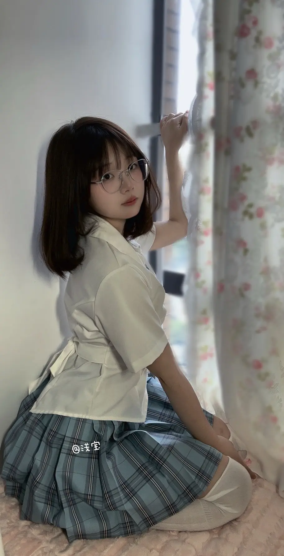 “请你回头看看我，别让爱这样错过”
