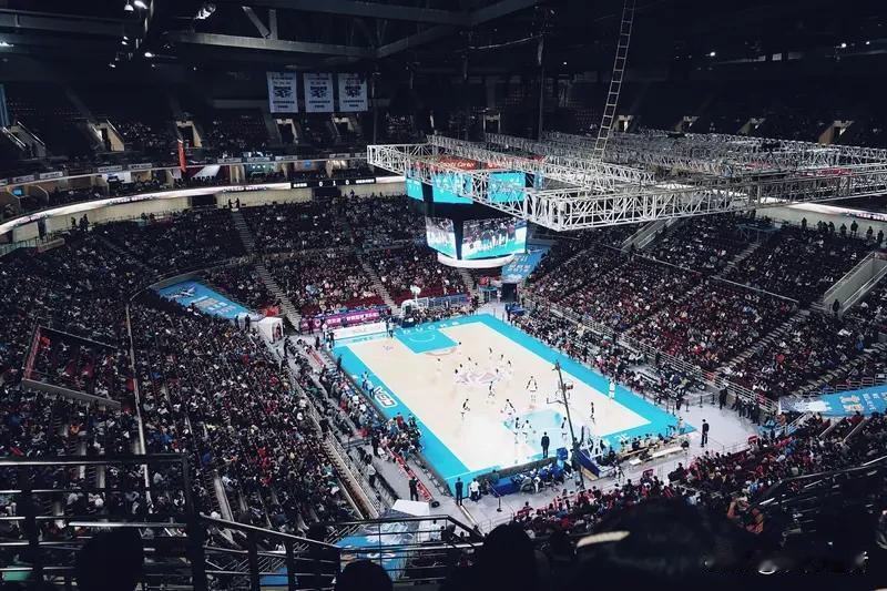 如今的CBA赛场，外援已成为决定胜负的关键因素。俱乐部斥巨资引进强力外援便能迅速