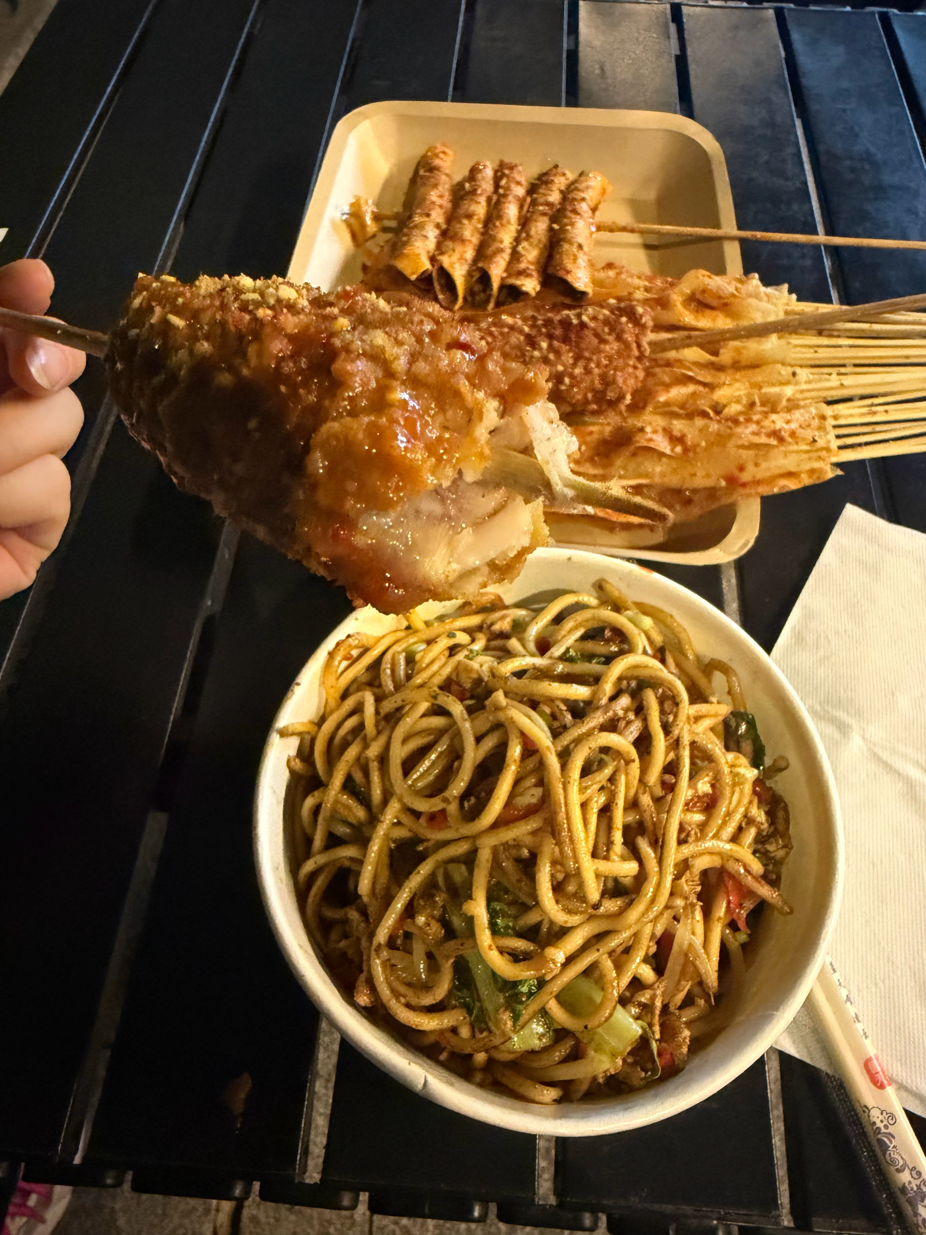 今天的第一顿饭，今天又要过劳肥了！