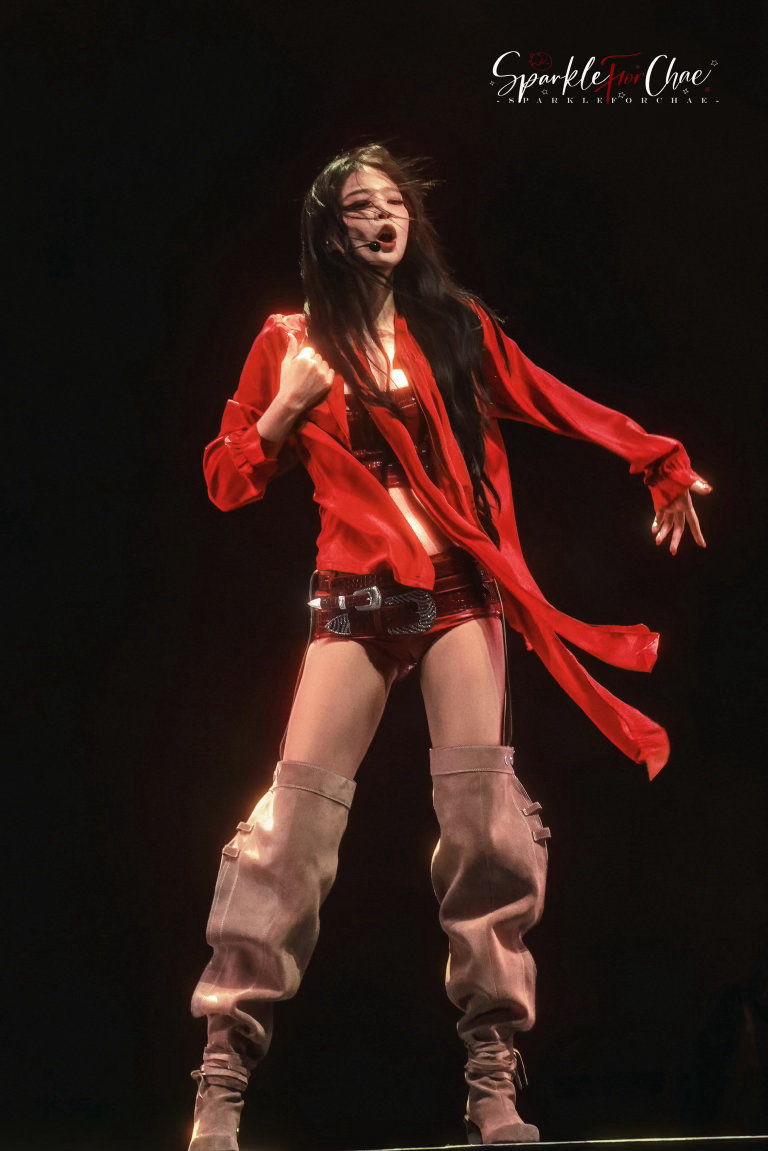 李彩领吧发的Jennie封神了！ 