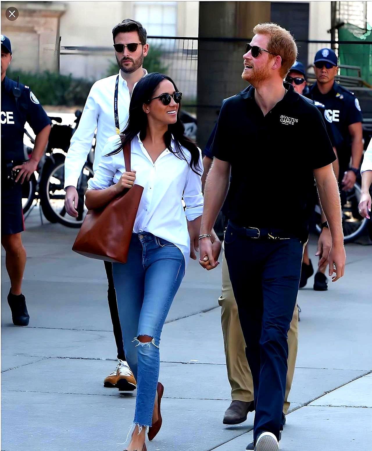 当年退出王室被唱衰，六年后梅根反而越走越稳。
 
2018嫁入王室，2020官宣