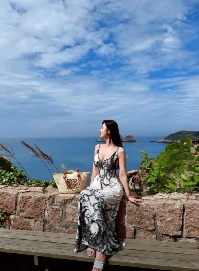 美女，海边，美景，生活
烟火寻常日子
温柔相伴
岁月安然
处处是美好