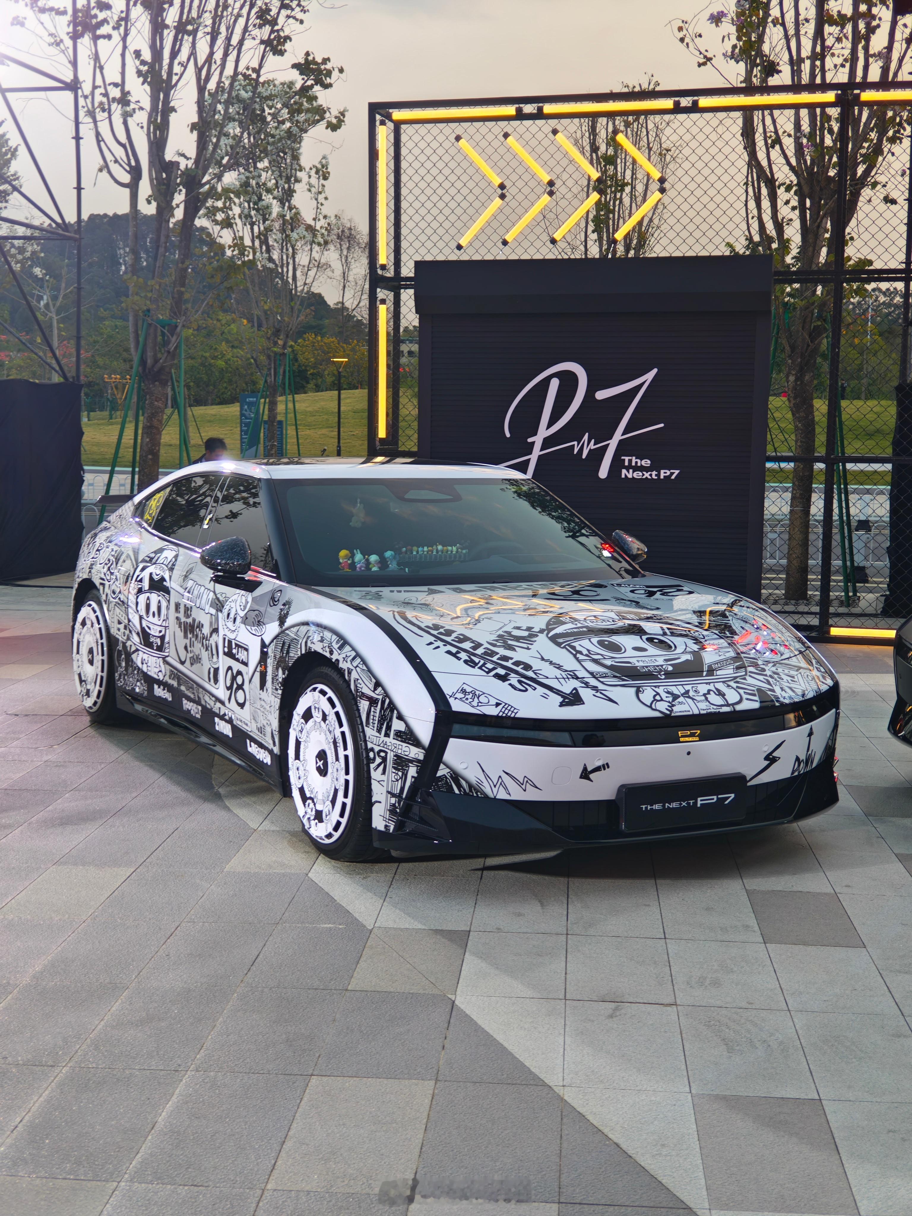 来参加小鹏 P7 车友大聚会了～小鹏的车友文化从 MONA 到 P7 每款车都有