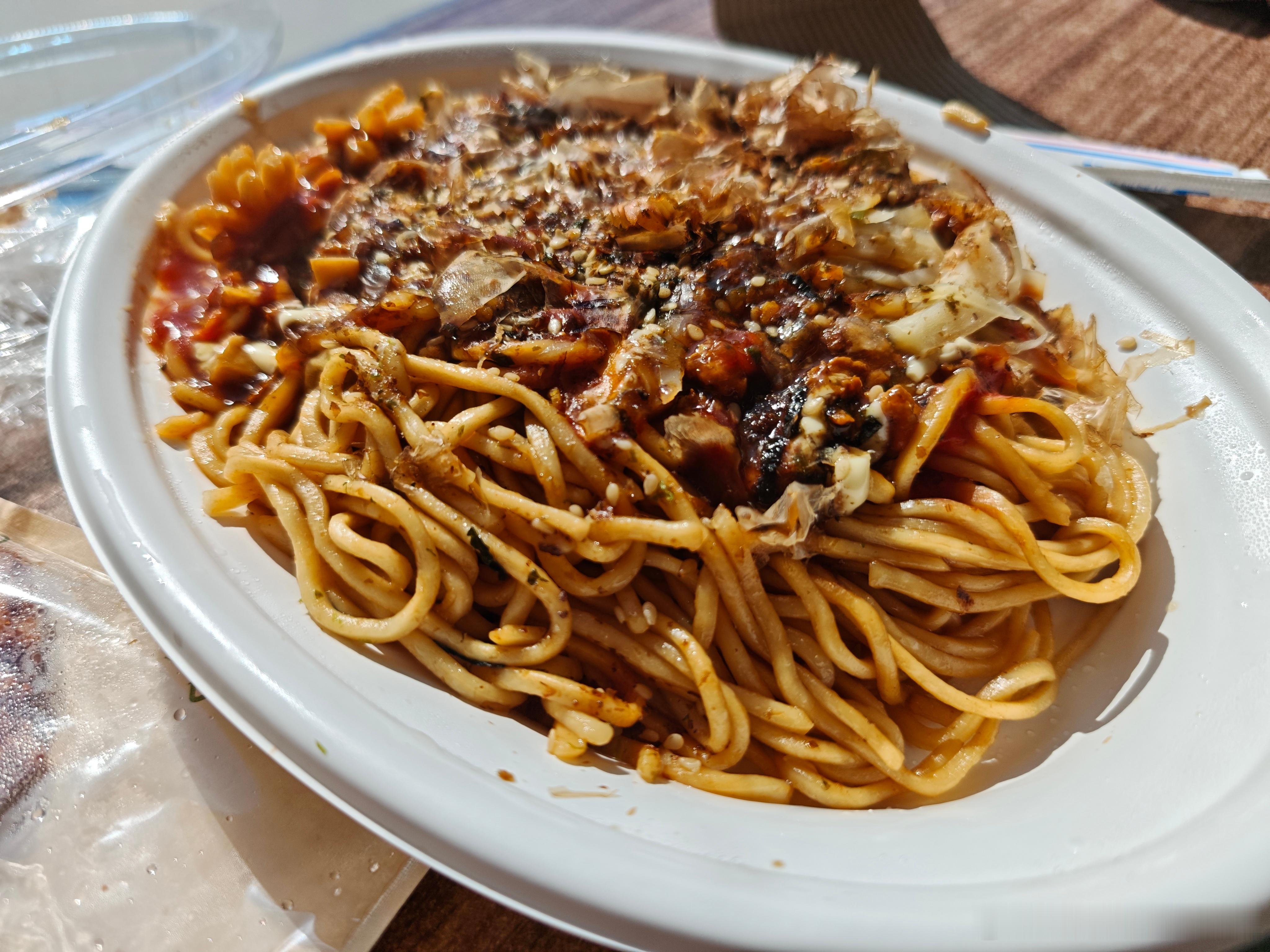 吃午饭顺便休整一下早上我们从常州开到上海开了接近3小时下午我们打算从上海开到扬州