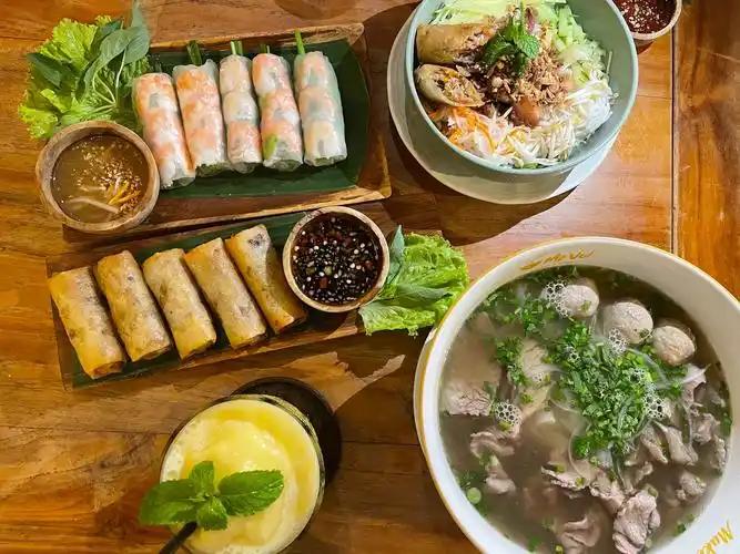 中法混血的神奇菜系，越南菜里有什么好吃的？
在东南亚美食赛道中，泰国菜的浓烈辛香