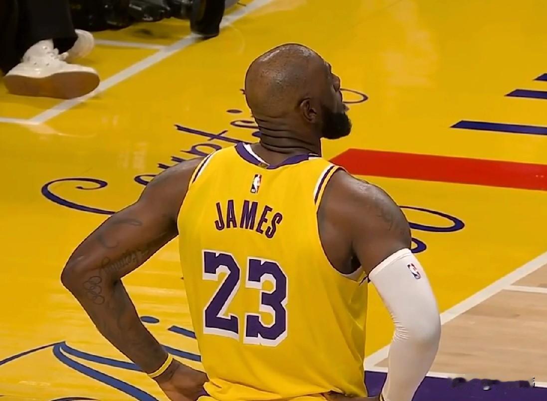 不在状态！大洛佩兹谈詹姆斯：

“今天的勒布朗不在最佳状态。”

“我非常能够理