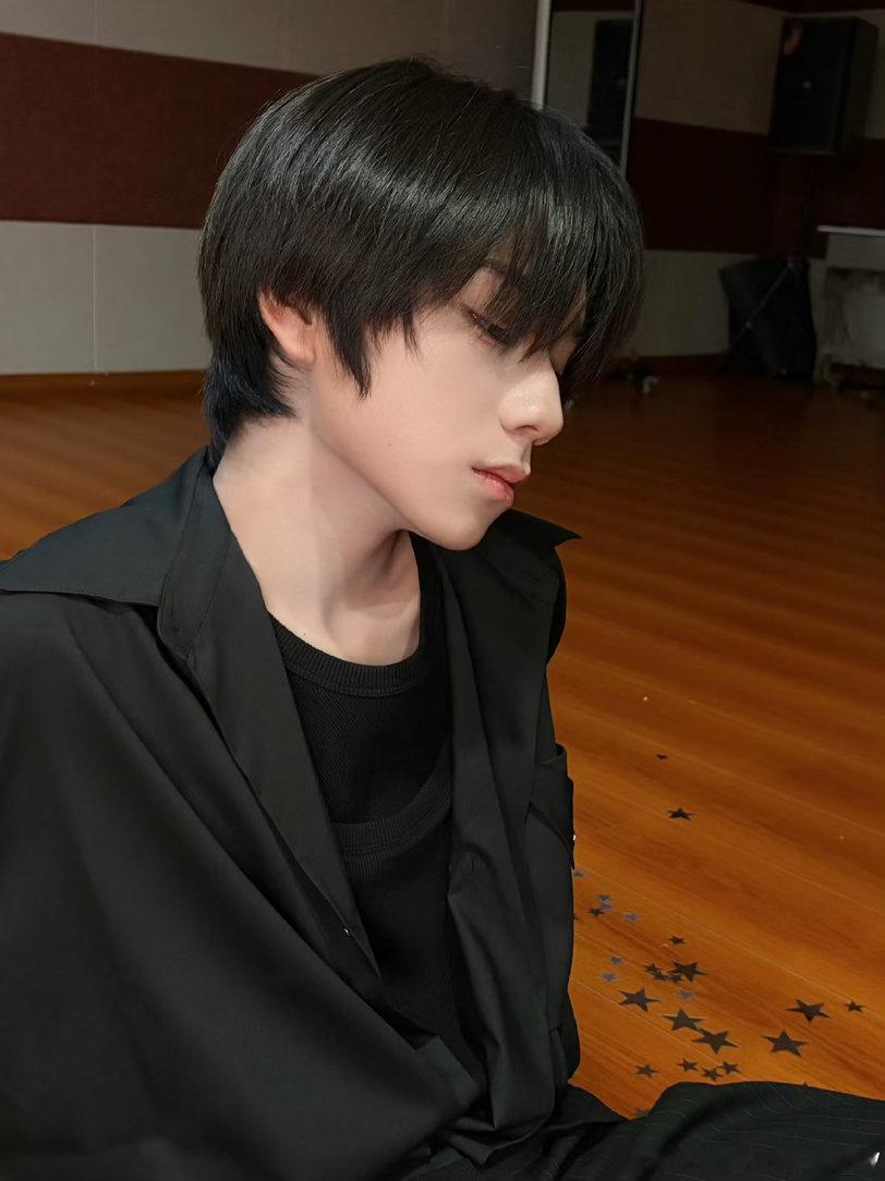 王橹杰荣耀之战高会版卡面王橹杰荣耀之战高会卡面王橹杰荣耀之战高会版小卡 少年独有