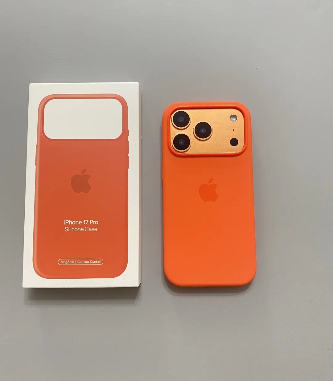 iPhone17 Pro系列的星宇橙色应该是最不好搭配手机壳的，太亮色了，看了很