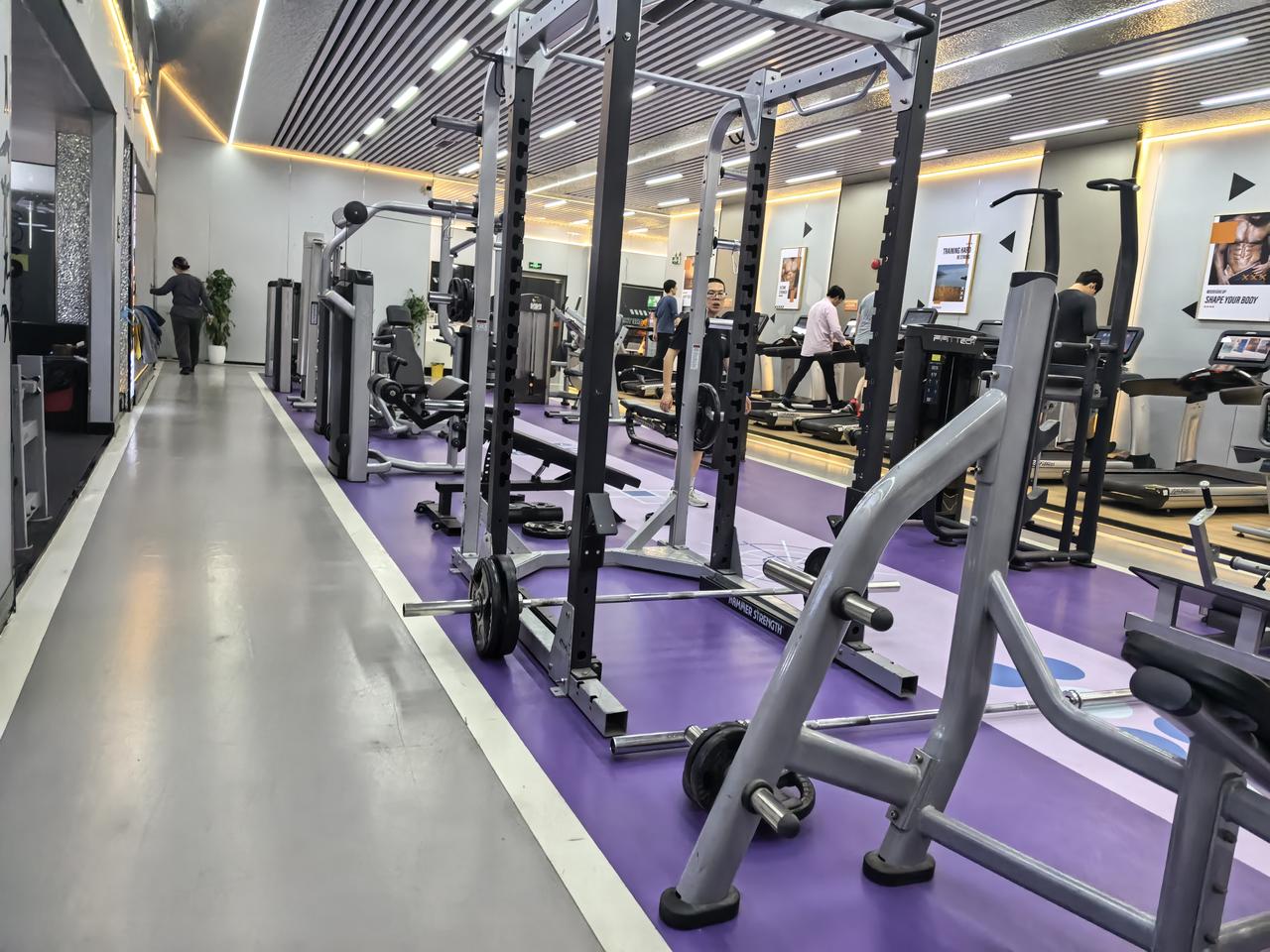 12月份，我去芝加哥开会。天寒地冻，零下十几度，大雪飞舞。由于2024年开始 有