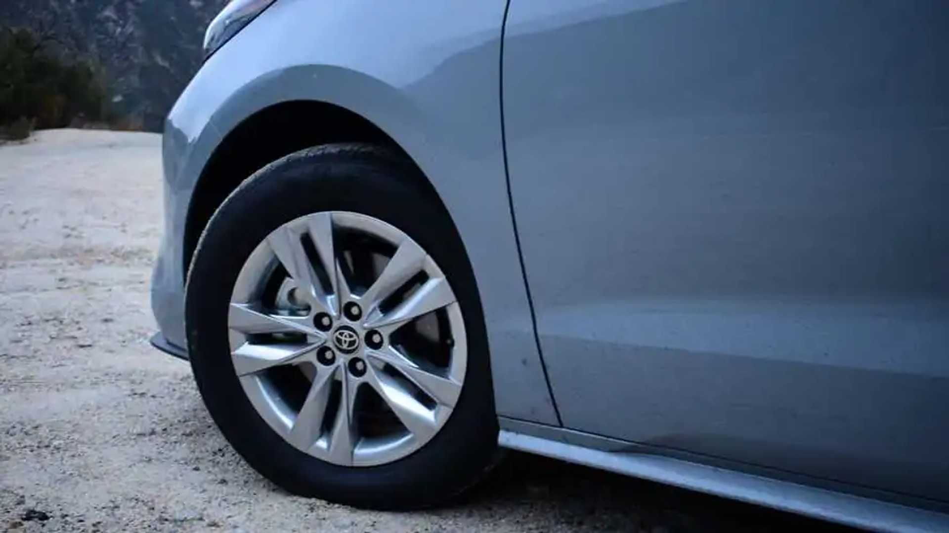 Toyota Sienna Woodland Edition Review ​​