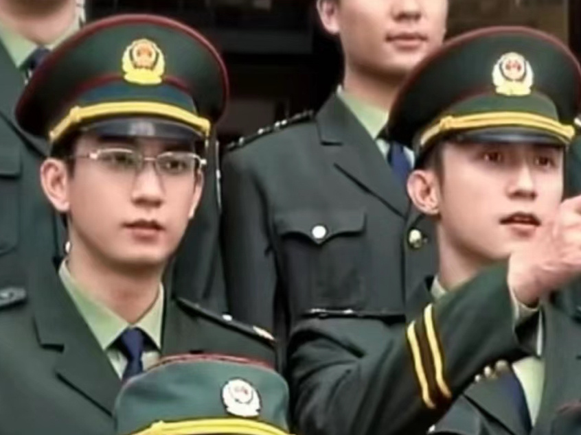 发明他俩演一对的人真是个天才 ​​​