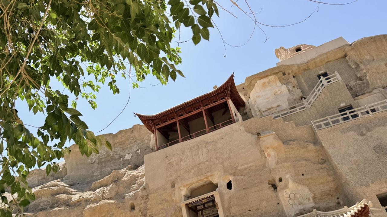 石室为藏，莫高为名
精神世界，富庶之地