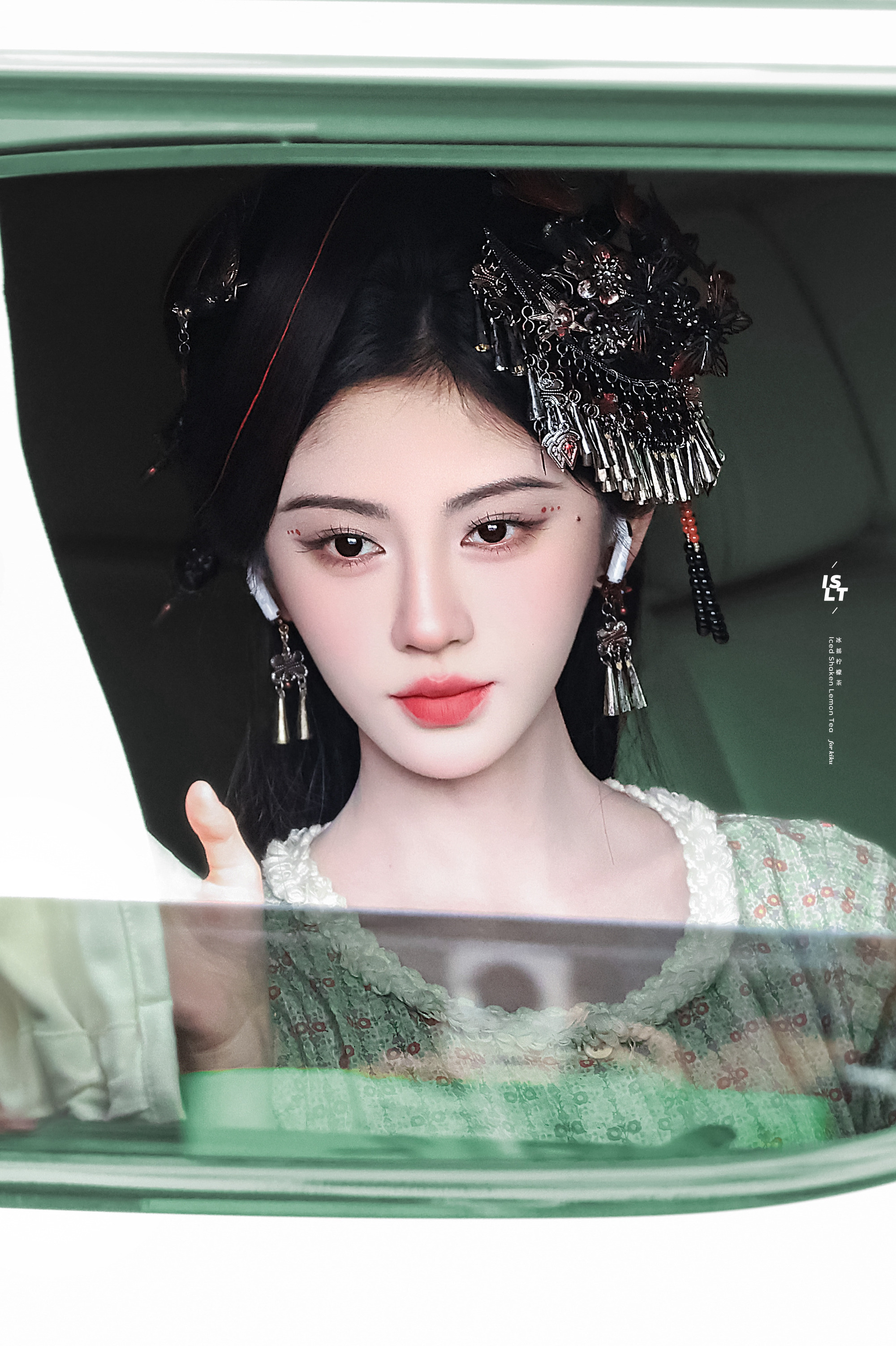 🍊鞠婧祎苏绿夏💙鞠婧祎 “没有横空出世的运气，只有不为人知的努力”
