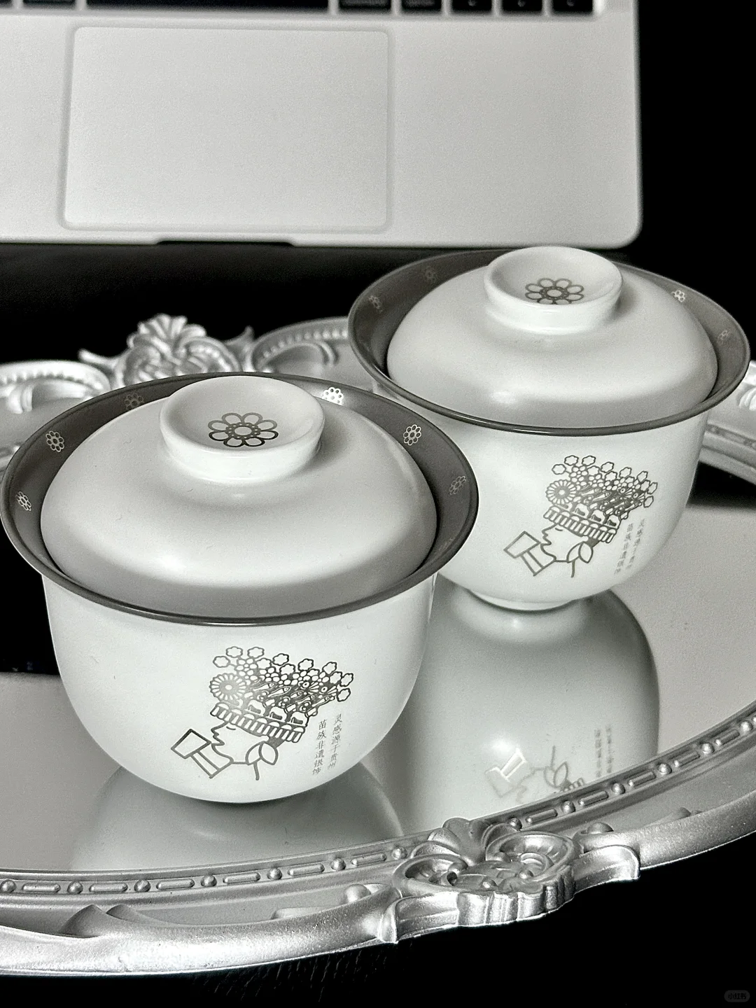 喜茶出手果然非同反响！被非遗苗银茶碗美晕