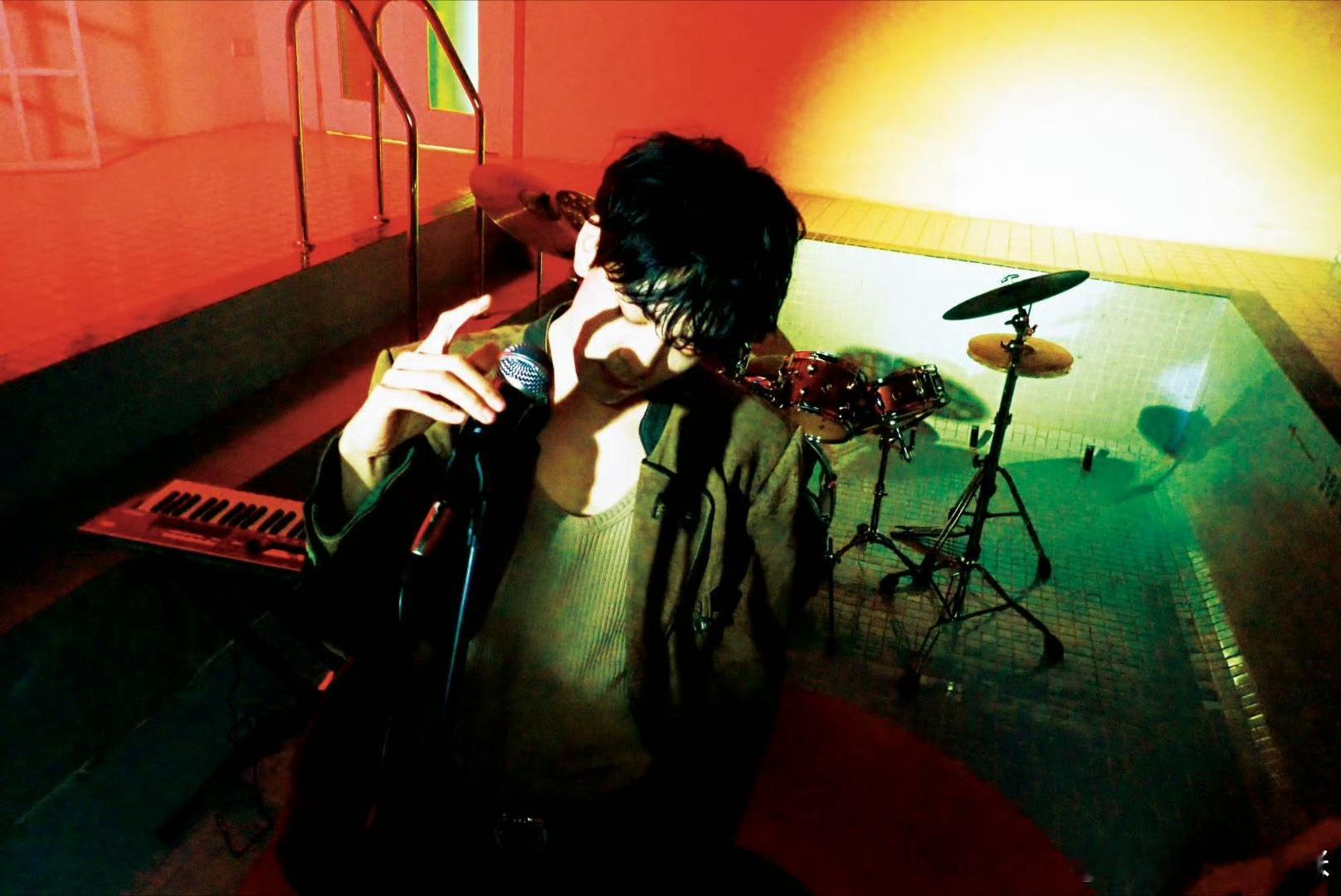 曾舜晞陪你们做一场梦温柔又真诚的曾舜晞，永远用心回应粉丝，双向奔赴格外动人。“陪