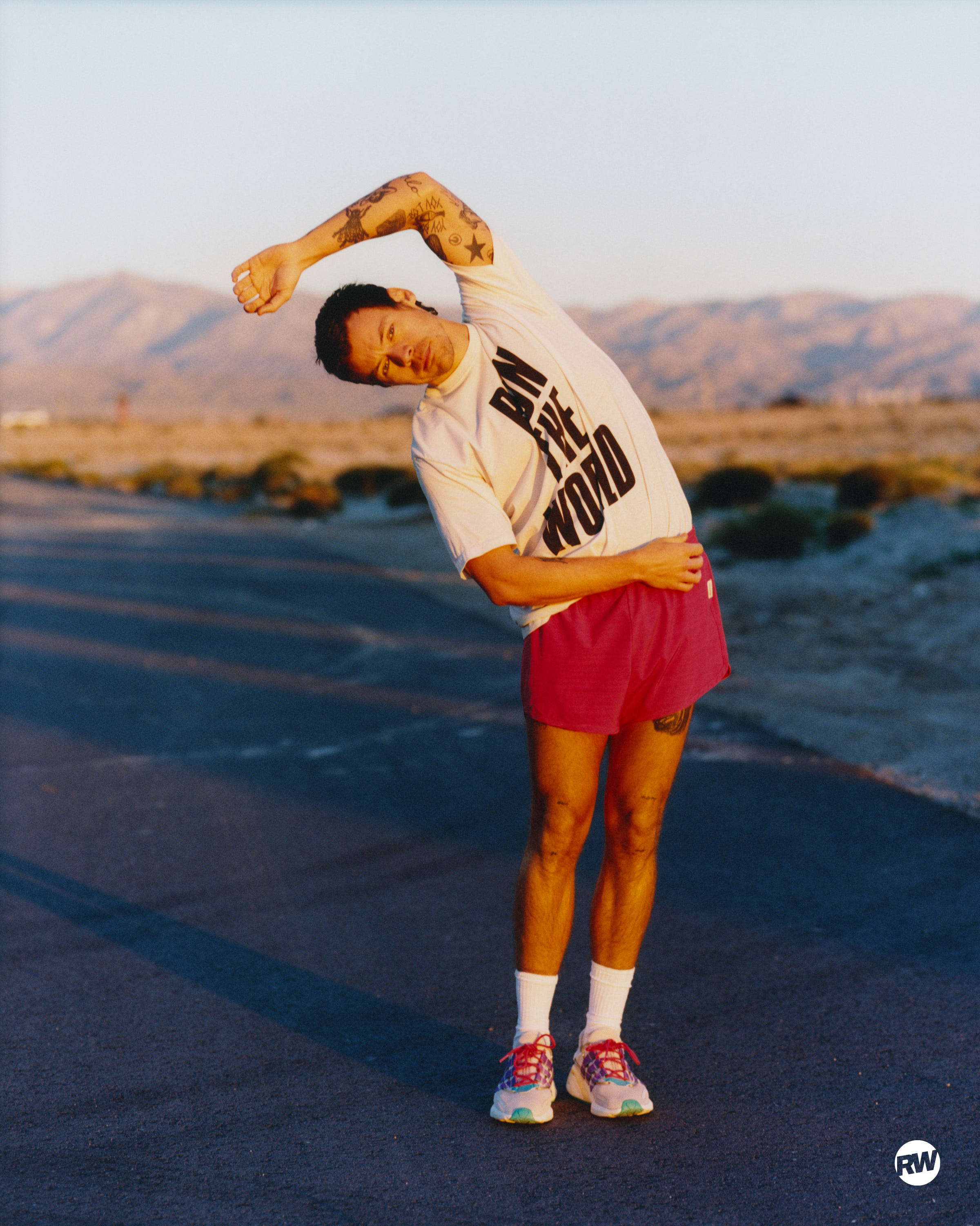 “跑男”哈卷Harry Styles超型登上英国《Runner’s World》