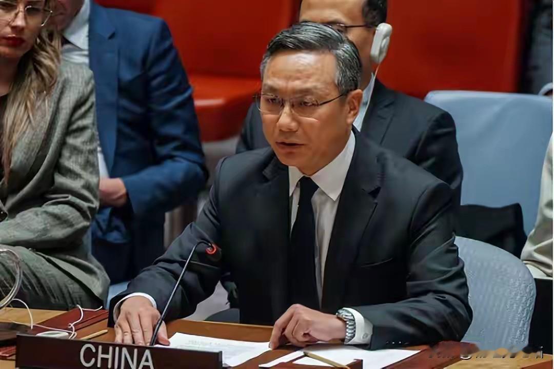 大棋局变天！俄军主动转攻为守蓄力，中方安理会出手，强势纠偏乌克兰
 
俄乌冲突局