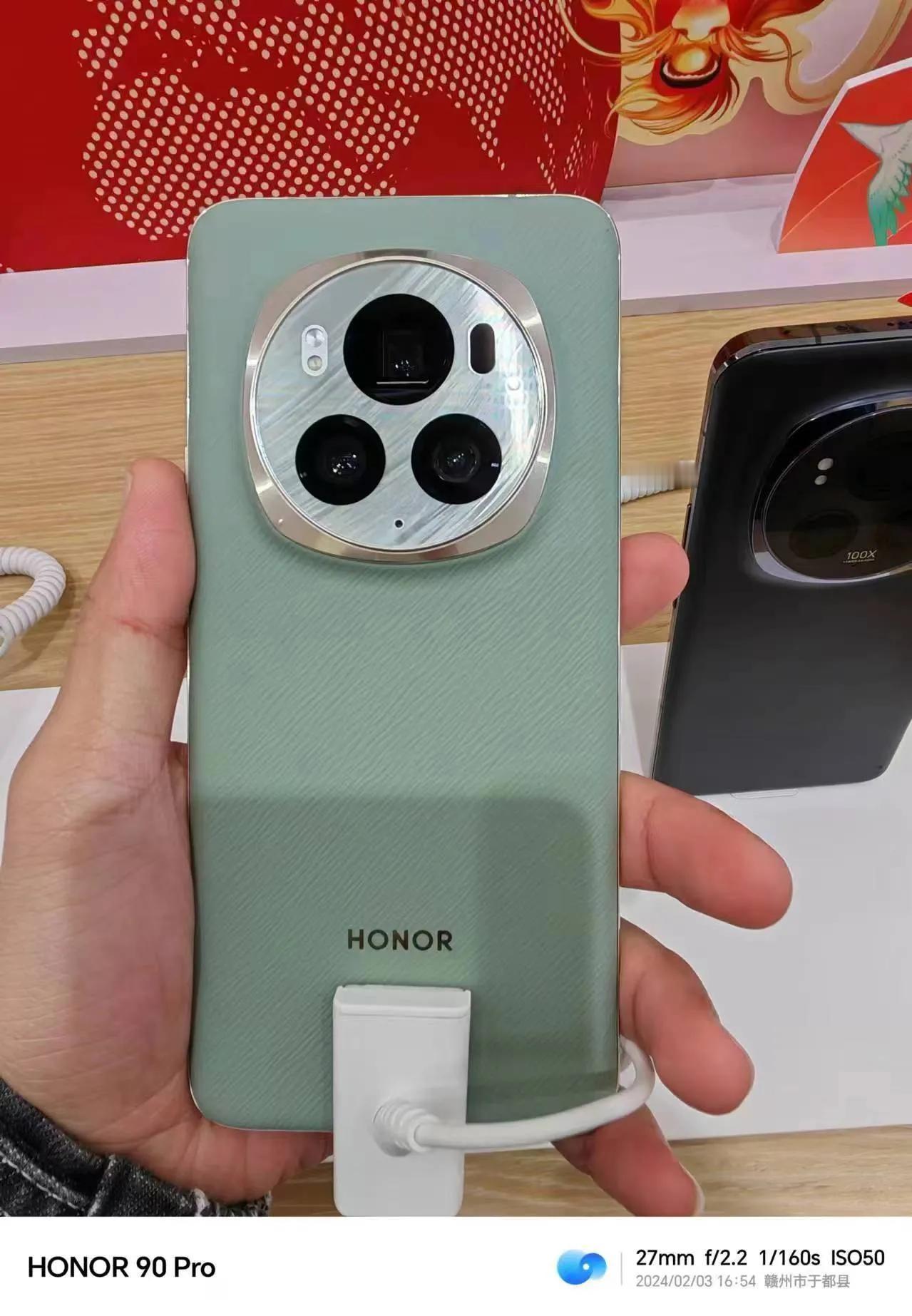 我亲身体验了荣耀magic6系列，其设计精美，手感极佳，屏幕清晰细腻。系统运行顺