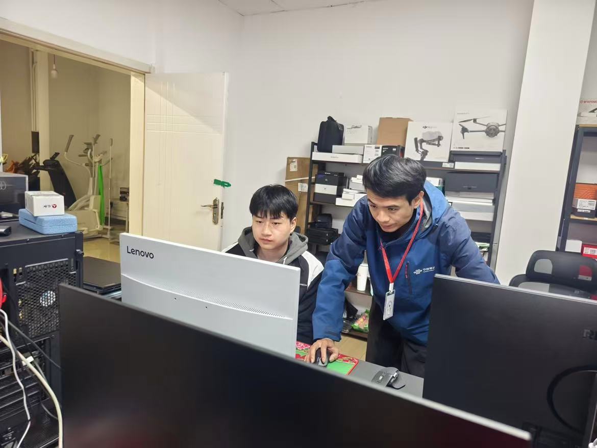 年底忙到起飞，联通智家工程师主动联系我，说可以提供免费的上门网络检测。本来担心时