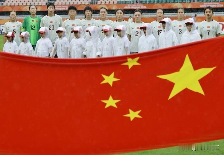 无缘决赛！中国女足0-2负朝鲜，已28年亚运未夺冠。女足曾经是世界顶级球队，经过