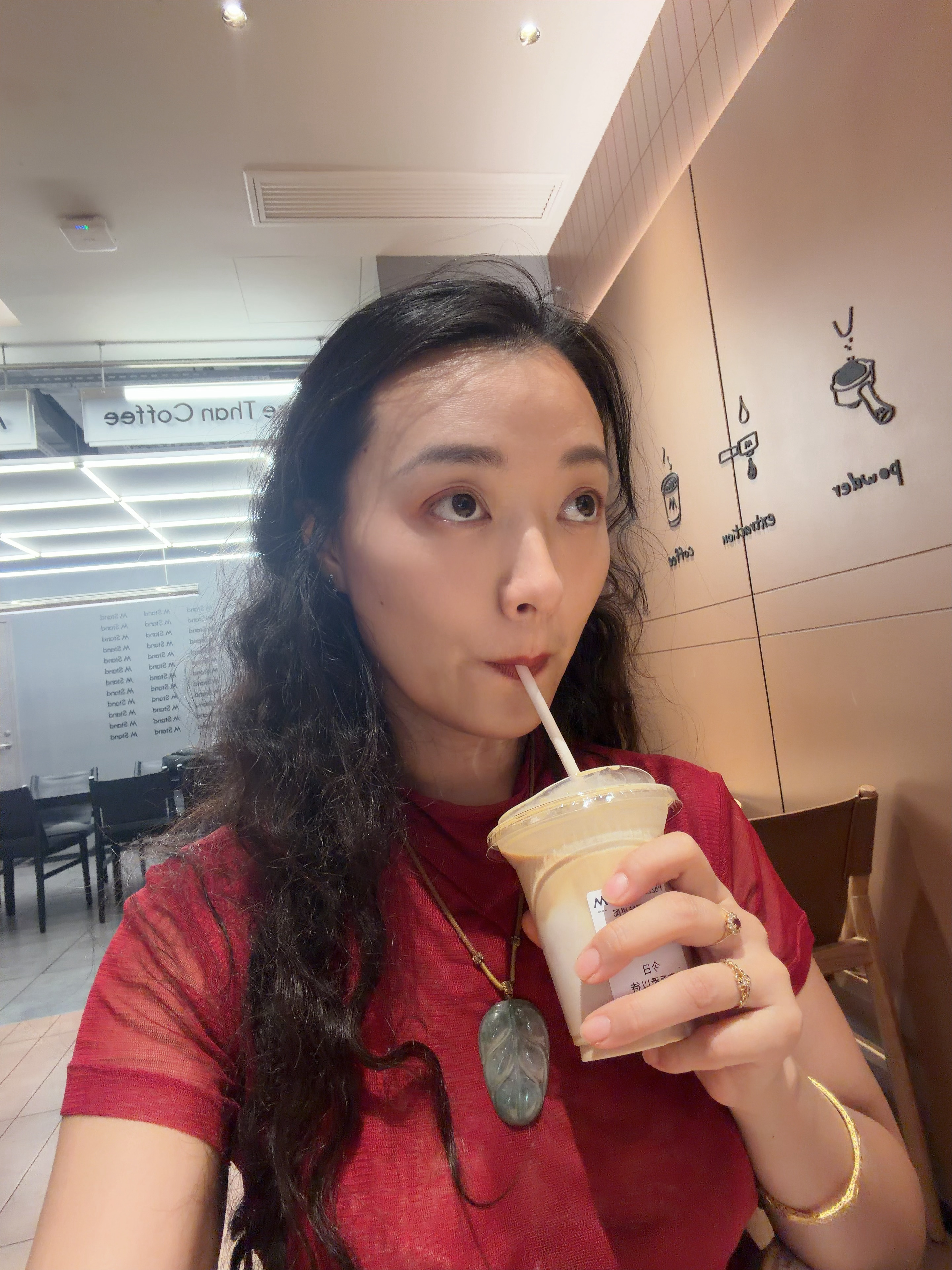 当我发现30年前喝咖啡是不上班的消遣而现在喝咖啡是为了没日没夜的上班…我的表情b