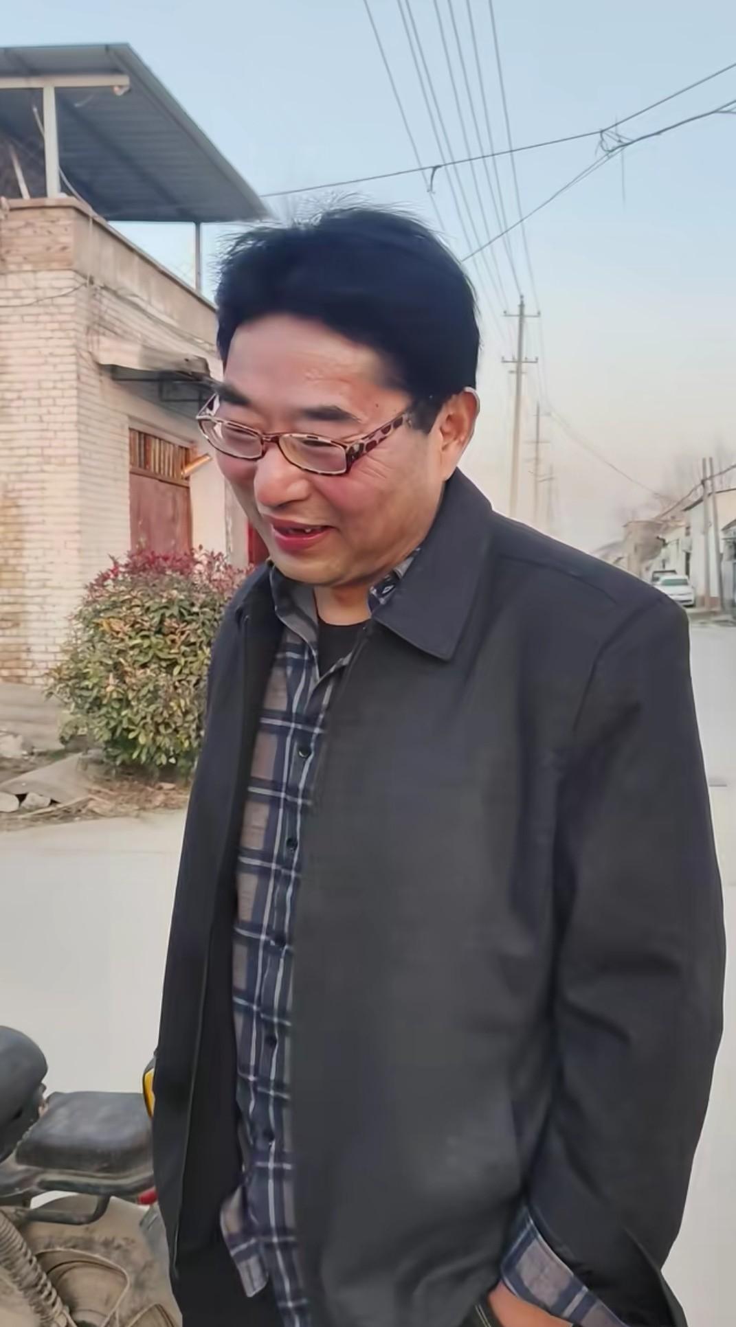 丈母娘一开口，全网骂陈亚男高攀的弹幕瞬间哑火。
她是怎么把尖刀嘴变夸赞，还把儿媳