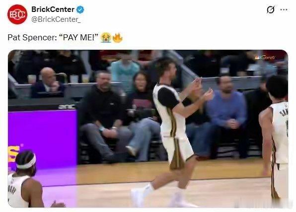 米切尔都不知道对方是谁？反正被打翻在地了！双向合同球员斯潘塞，命中三分之后朝勇士