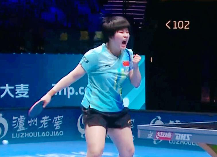 覃予萱燃烧起来了！1:3爆冷早田希娜，晋级淘汰赛！

邱贻可战术非常对路，
覃予