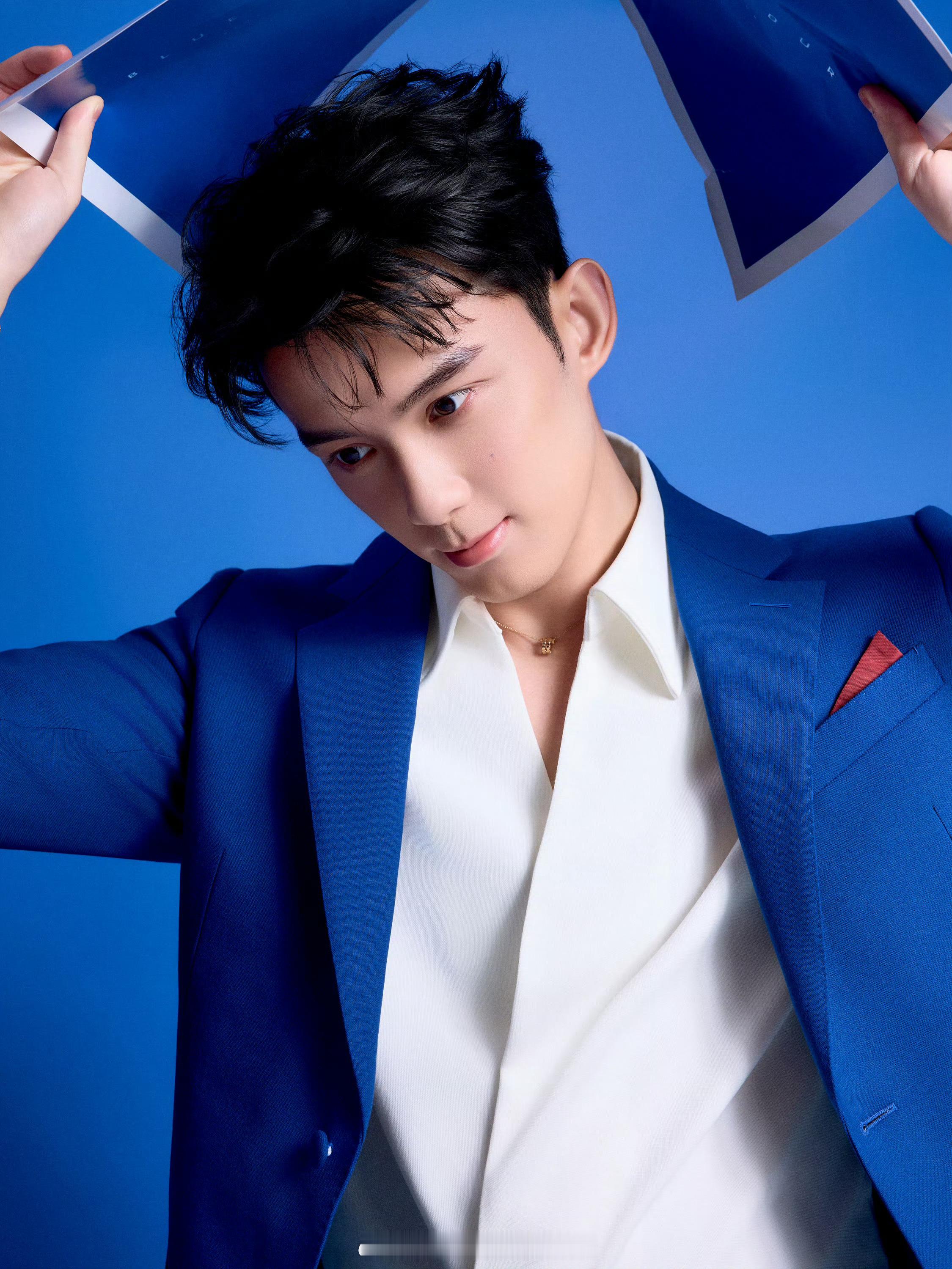 吴磊工作室出图💙“蓝”朋友太帅啦 ​​​