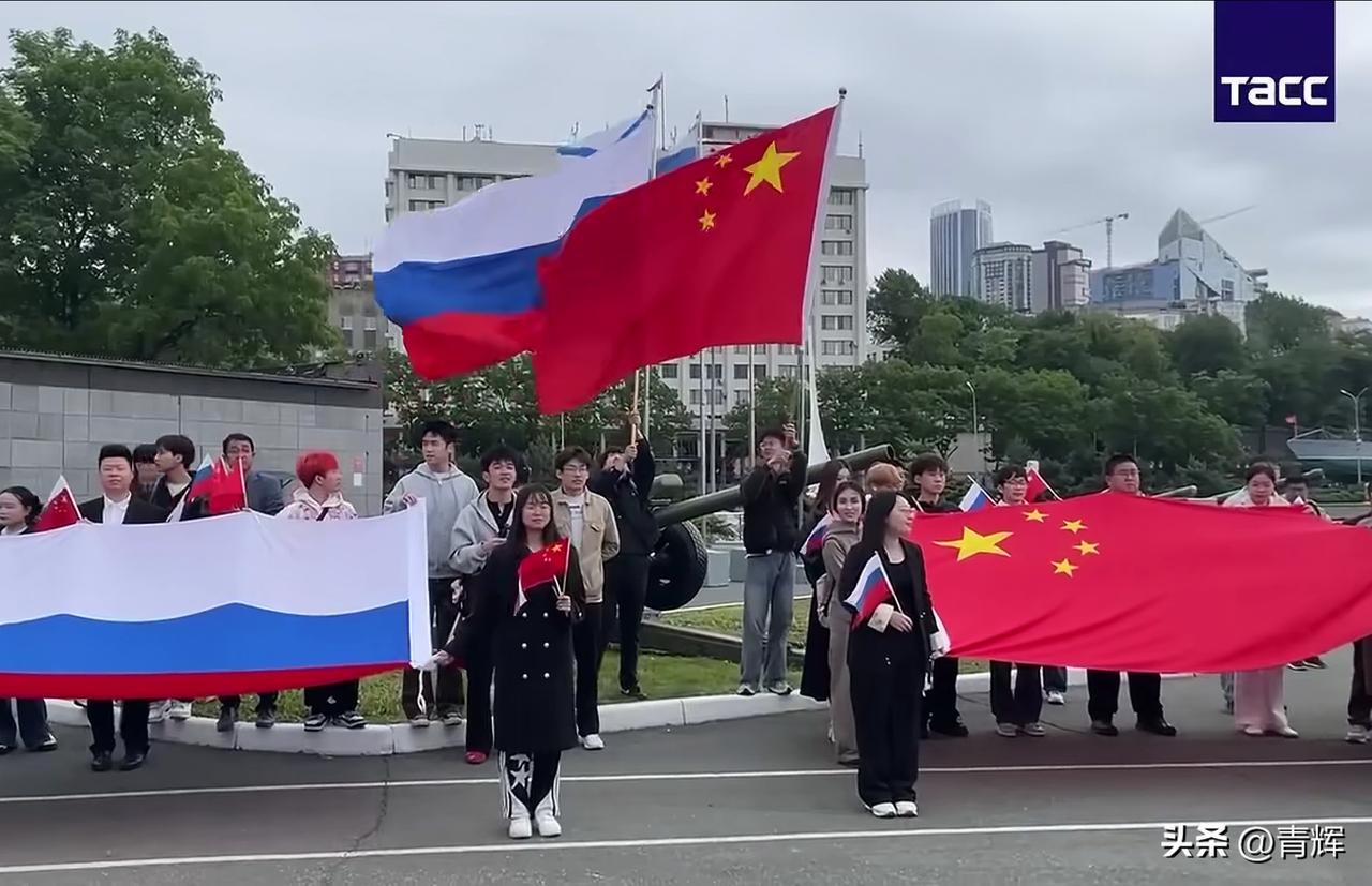 中国海军编队再次抵达海参崴，俄罗斯:主要进行经验交流
6月24号俄罗斯驻华大使馆