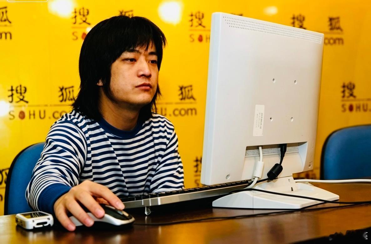 “‘荷（何）塘（唐）阅色’时间”；上网的“麒麟童”何勇…… ​​​