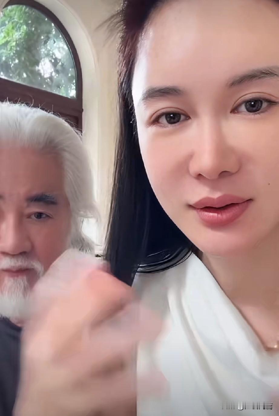 张纪中夫妇准备再生一个龙太子！
说因为小龙珠太可爱了，现在已经进入了良性循环，越