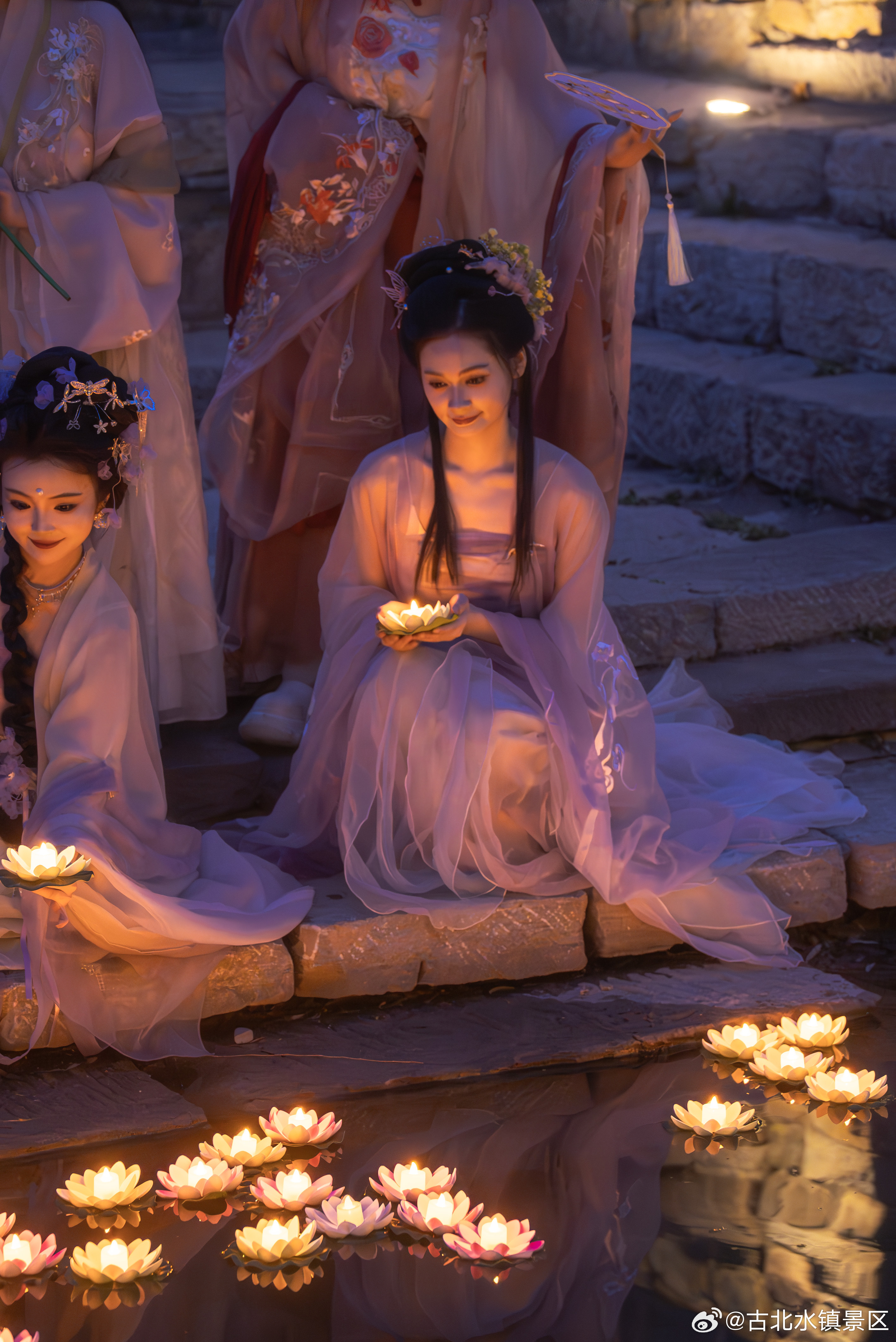 今夜星光不问赶路人明日阳光定照有心人晚安，宝子们～#古北水镇# #司马台长城# 