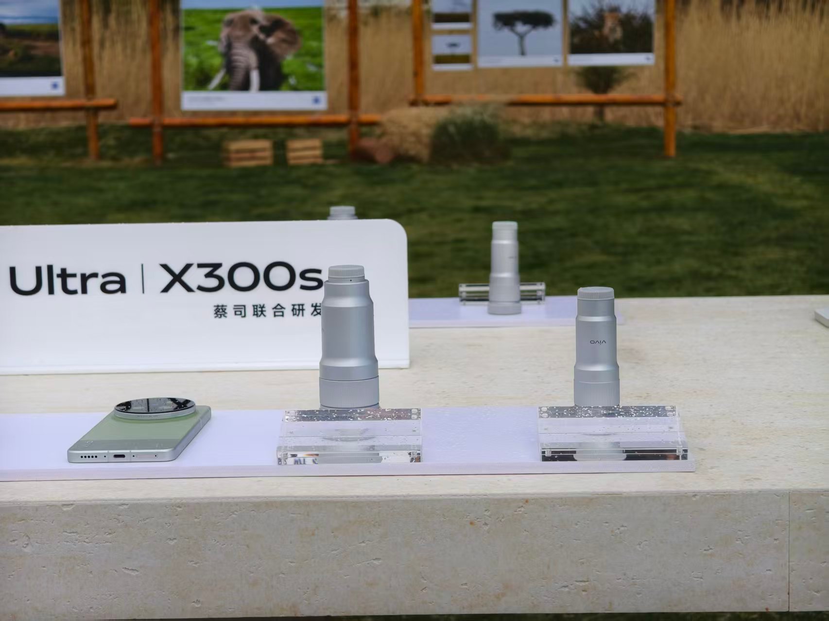 早就跟大家也预防过了，手机一定会涨价的，各家都会涨的，没错吧？但你要从整个手机行