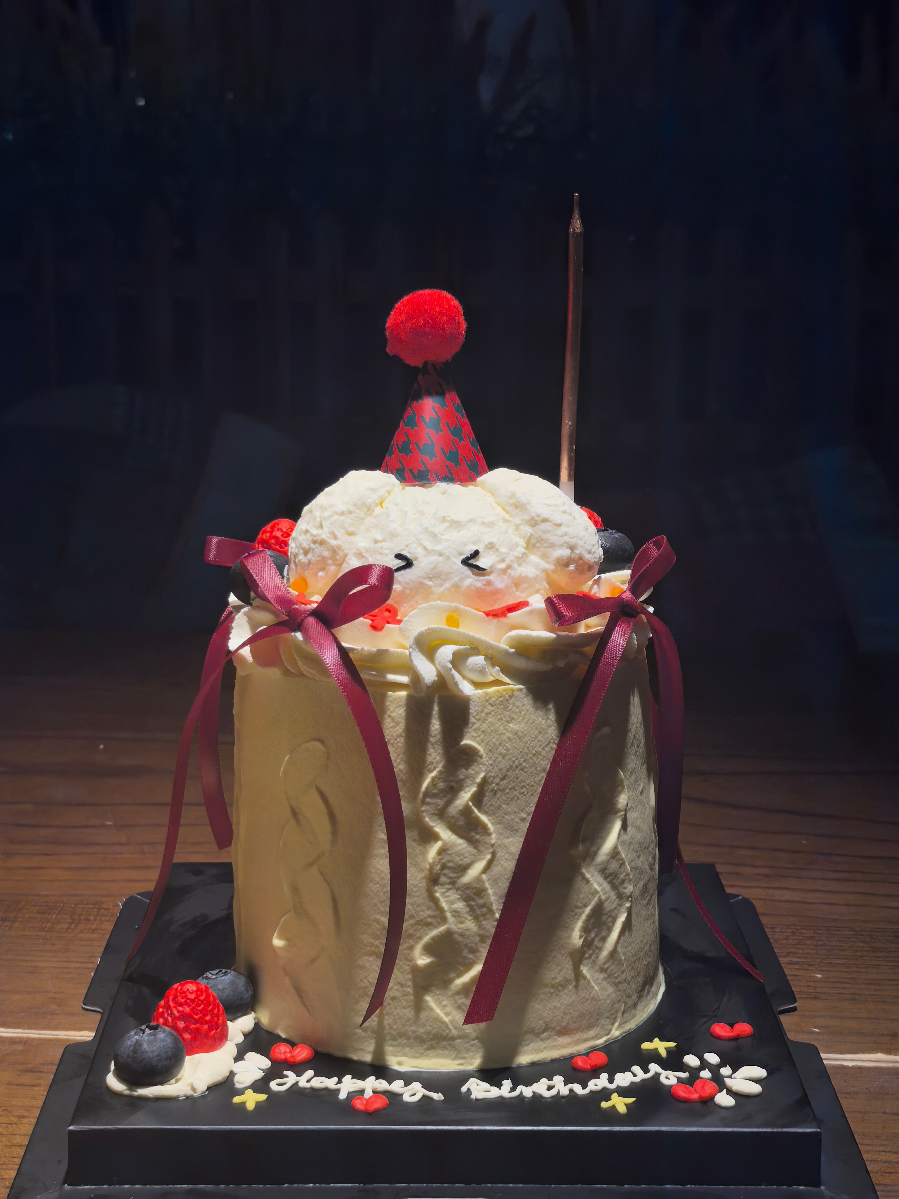 虽然今天没来得及吃蛋糕但是还是要说生日快乐宝宝，所有愿望都实现🥰易烊千玺二十五