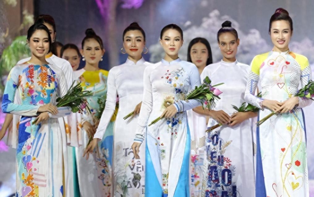 与中国失联300年后，这群忘记汉语的明朝后裔正重新找回华夏根脉

1644 年，