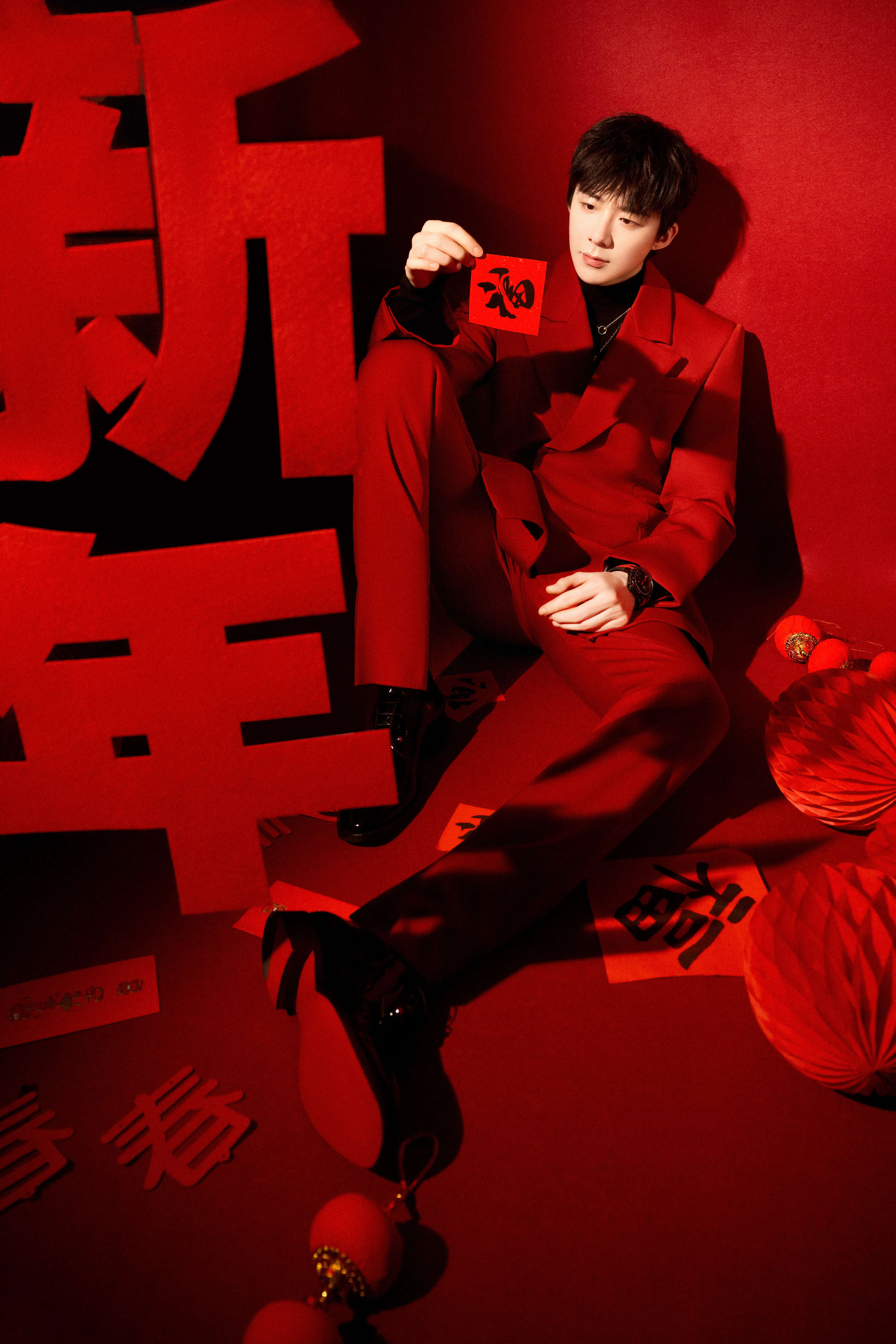 #刘宇宁晒年夜饭# 哥哥年夜饭请多吃点！毕竟等会就要在春晚唱跳啦 ​​​