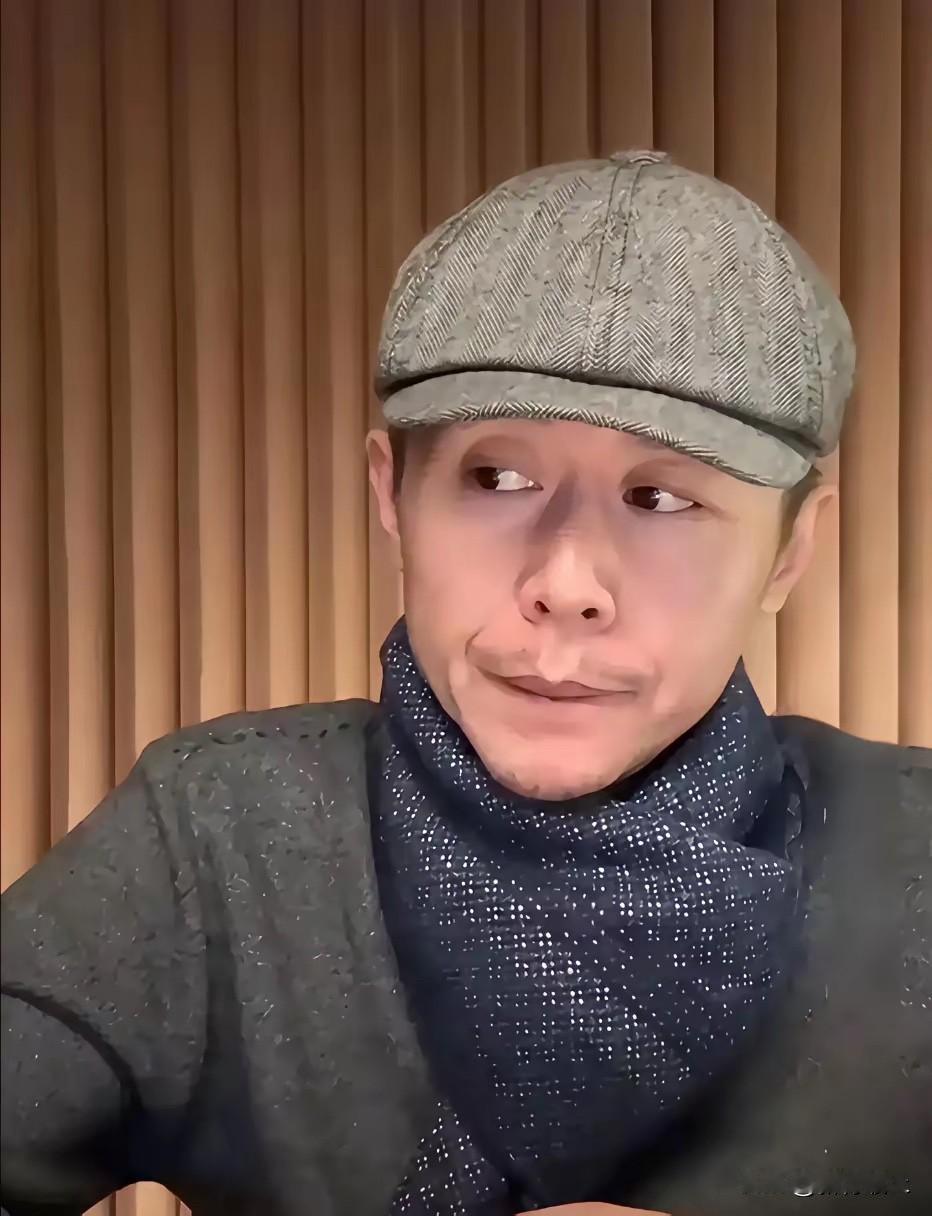 这下好了，
不仅连麦的外卖员惊呆了，
全网的粉丝也惊呆了，大冰竟然没像别人那样劝