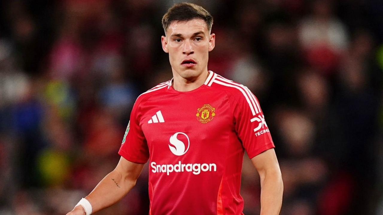 土媒表示，若两家俱乐部能够达成协议，曼联中场乌加特同意加盟加拉塔萨雷。
本赛季乌