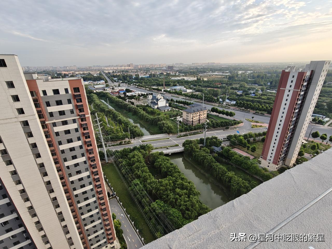 汤家凤老师，这次是“捅”了个大篓子？网友们最大的疑问：在中国的日本学校毕业生都去
