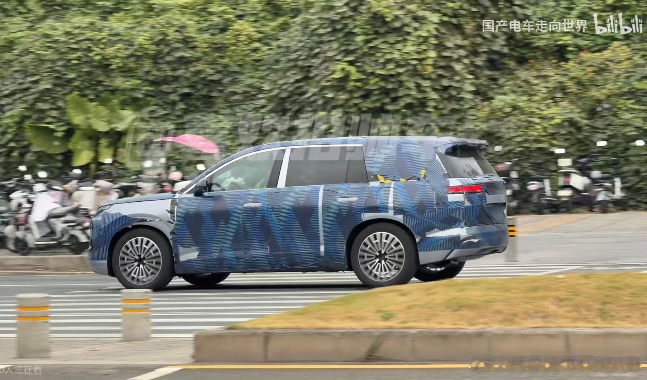 大唐？ 还是海狮08？这个腰线怎么和前天那个海报有点像 